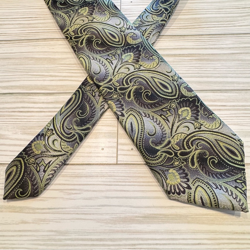 Bergamo New‎ York Elegant Black Gray and Green Paisley Tie